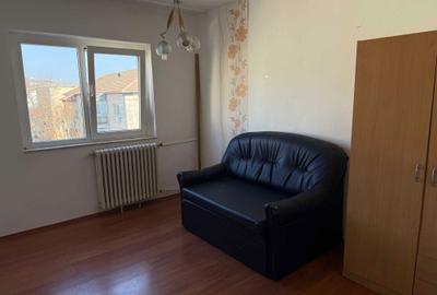 Apartament cu 3 camere decomandat în Central - 3
