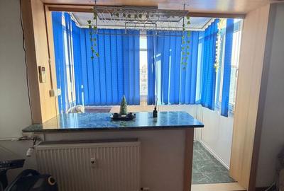 Apartament cu 2 camere semidecomandat în Craiovița Nouă