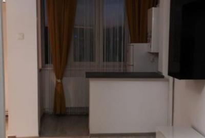 Gaesoniera moderna- Langa Coresi Mall- str 13 Decembrie - 8