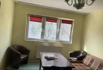 Apartament cu 3 camere semidecomandat în Central - 2