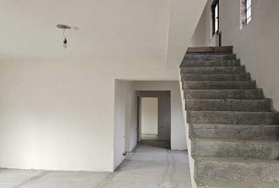 Casă cu 4 camere în Central - 1