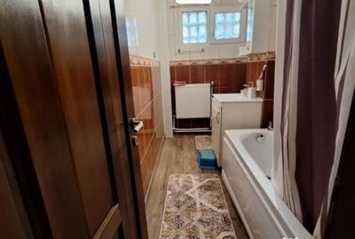 Apartament cu 3 camere semidecomandat în Central - 1