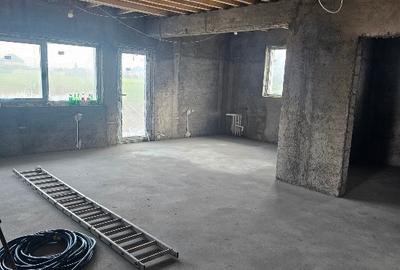 Vand casa pe Parter 106mi €  0724872115 - 2