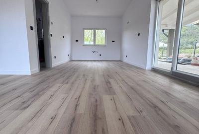 Casă cu 4 camere cu Teren 500 Mp în Central - 4
