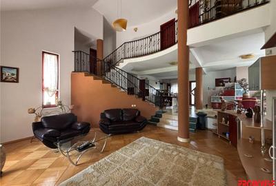 Casă cu 9 camere cu Canalizare în Ultracentral - 12