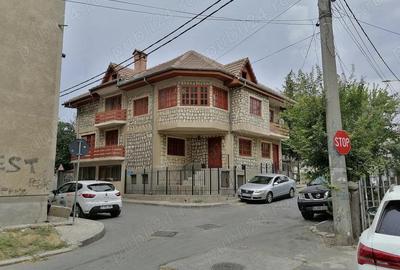 De vanzare sau inchiriere spa?iu 300 - 1