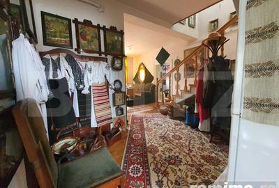 Casă cu 6 camere cu Teren 2387 Mp în Central - 9