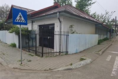 Casă individuală cu 3 camere cu Canalizare în Central - 1