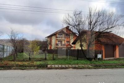 Teren de 1200 mp, în Preajba