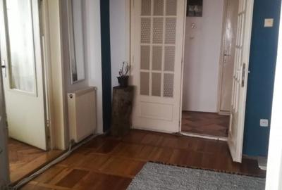 Apartament cu 3 camere semidecomandat în Central - 3