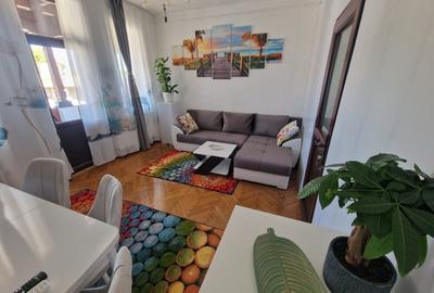 Parcul Carol, in vila ,et.2,Amenajat,2 bai,centrala,mobilat si utilat complet - 1