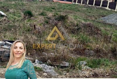 Teren de 700 mp, în Ferneziu