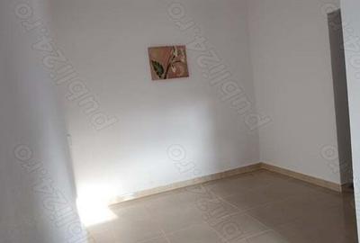 Vand casa la curte comuna in zona Cantemir Oradea - 4