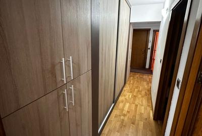 Apartament cu 3 camere decomandat, zona Nicolina - 7