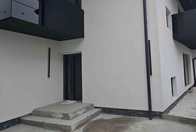 Casă cu 5 camere cu Teren 175 Mp în Tineretului - 3