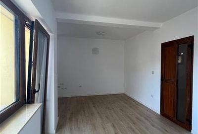 Casa cu 4 camere, 180 mp, situata in cartierul Europa! - 10