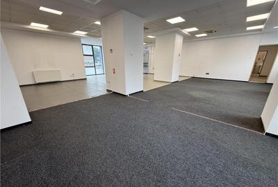 Spațiu comercial, de 150 mp, în Central - 7
