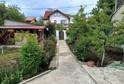 Casă cu 3 camere în Chitila