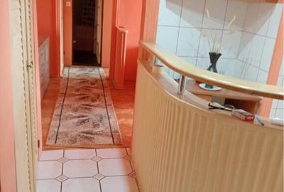 Inchiriez apartament 3 camere Oradea, in rogerius
