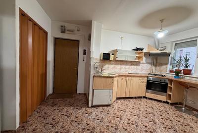 Apartament cu 3 camere semidecomandat în 1 Decembrie 1918 - 3
