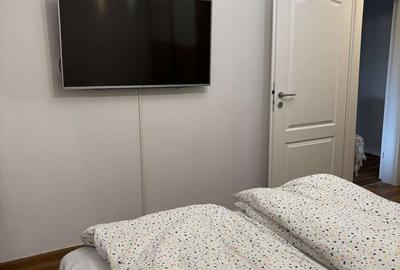 Apartament cu 2 camere semidecomandat, mobilat în 1 Mai