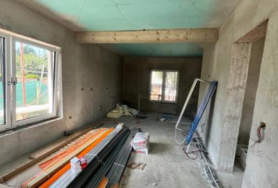 Casă cu 5 camere cu Teren 250 Mp în Central - 2