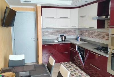 Apartament cu 2 camere decomandat în Timpuri Noi