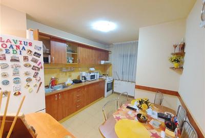 SOARELUI - 3 CAM - 2 BAI - SPATIOS -  CENTRALA PROPRIE - ETAJ INTERMEDIAR - ZONA - 8