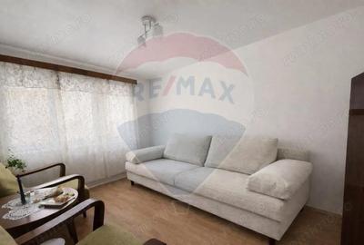 Apartament cu 3 camere decomandat, mobilat în Central