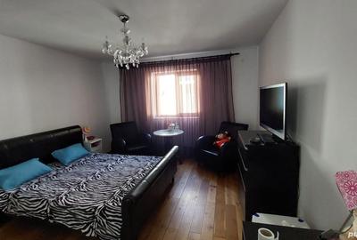 Casă cu 5 camere cu Teren 1073 Mp în Poienarii Burchii - 3