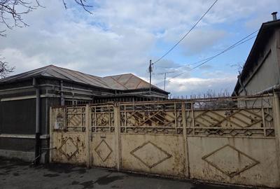 Casă cu 4 camere în Central - 1