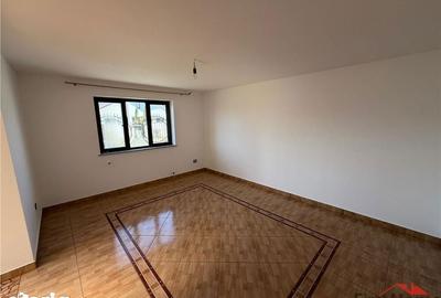 Casă cu 3 camere cu Teren 300 Mp în Central - 12