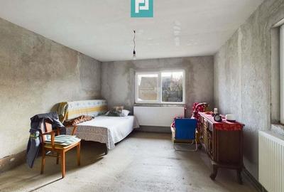 Casa cu 4 camere + anexe in ?ofronea - 7