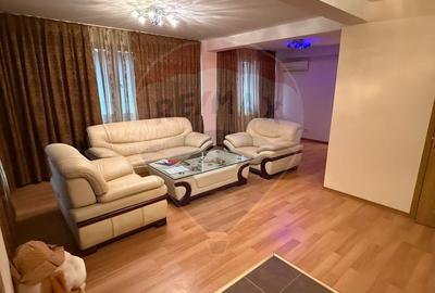 Apartament cu 3 camere semidecomandat, mobilat în Central