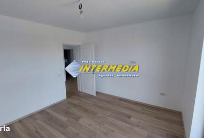 Casă cu 4 camere cu Teren 250 Mp în Micești - 3