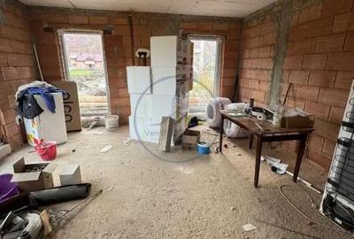 Casă cu 4 camere cu Teren 350 Mp în Central - 8