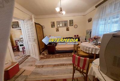 Casă individuală cu 3 camere cu Teren 250 Mp în Central - 1