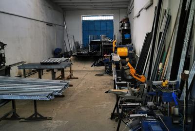 Spațiu industrial, de 122 mp, în Casa de Cultură - 4