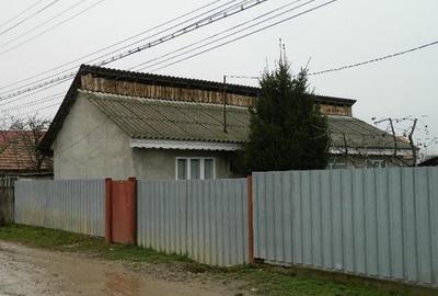 Casă individuală cu 2 camere cu Teren 315 Mp în Adjudu Vechi - 1