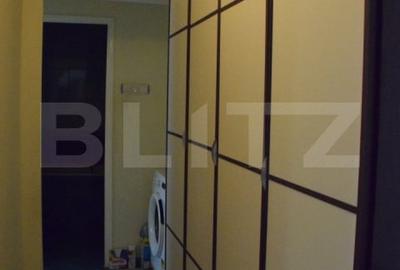 Apartament cu 3 camere, 69 mp, semidecomandat, la etaj intermediar, zona Astra - 19