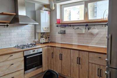 Apartament cu 3 camere, 68 mp, zona Consul - 11