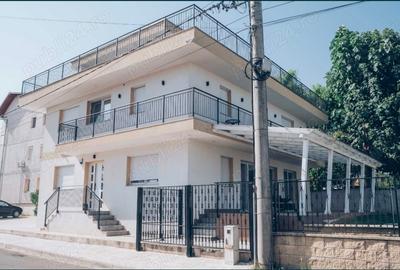 Casă cu 6 camere în Central - 8