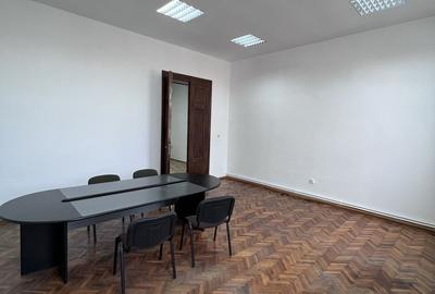 Spațiu comercial, de 45 mp, în Central - 1