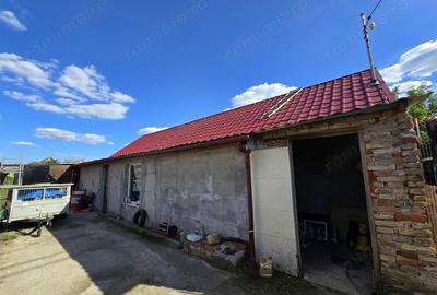 Casă cu 3 camere cu Canalizare în Parța - 2