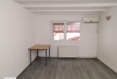 Casă cu 8 camere cu Teren 250 Mp în Grivița - 10