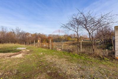 Teren Construcții intravilan de 844 mp, în Poltur - 6