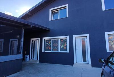 Spațiu comercial, de 280 mp, în Central - 3