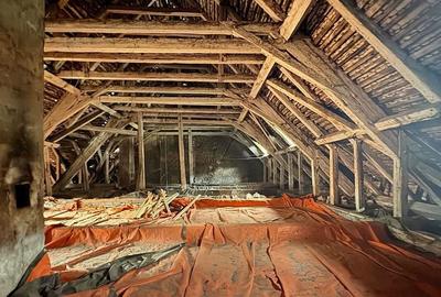 OPORTUNITATE UNICA in Centrul Istoric - POD SPATIOS Transformabil in Apartamente - 1