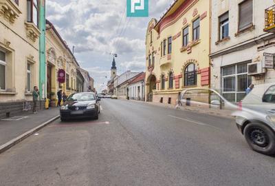 Apartament cu 3 camere semidecomandat în Central - 19