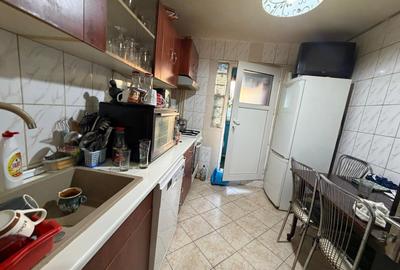 Apartament cu 3 camere semidecomandat în Dristor - 12
